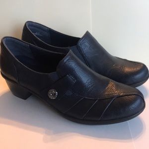 Women’s Black Easy Street Slip ons